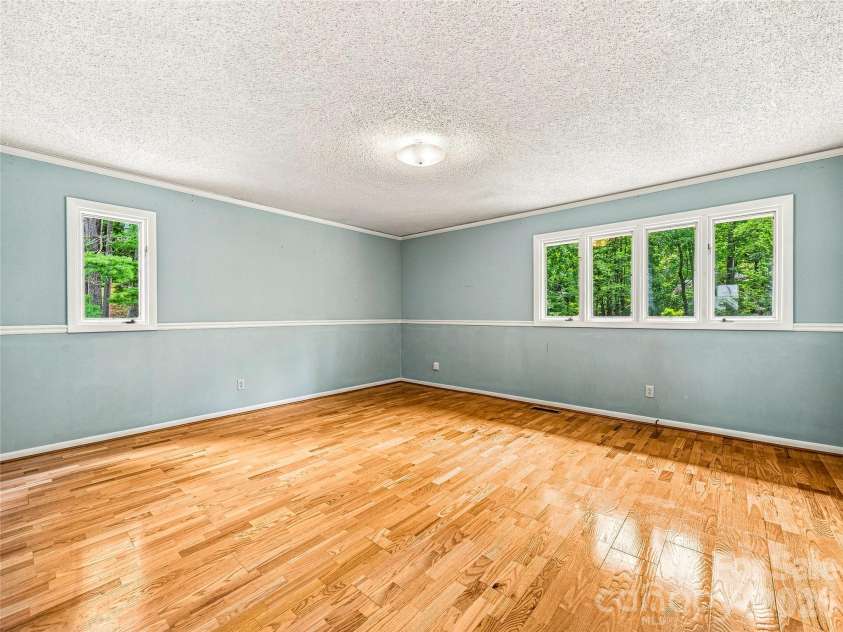 175 Robinhood Road, Asheville, NC 28804.  MLS# CAR4416843, YatesRealty ID 46146. Bedroom # 2
