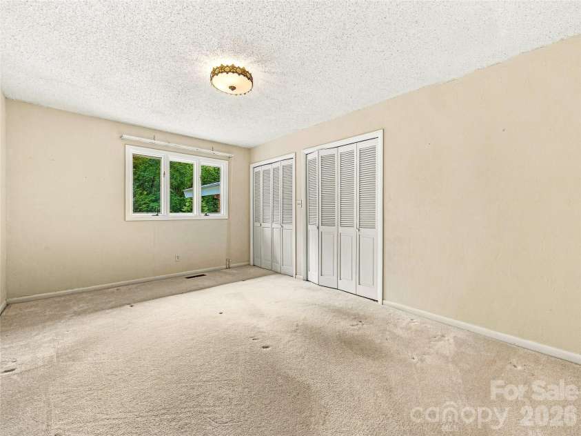 175 Robinhood Road, Asheville, NC 28804.  MLS# CAR4416843, YatesRealty ID 46146. Bedroom # 3