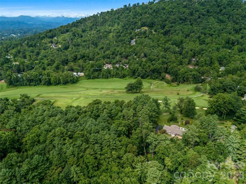 175 Robinhood Road, Asheville, NC 28804.  MLS# CAR4416843, YatesRealty ID 46146. Great location