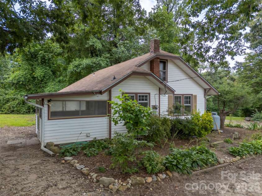 375 King Street, East Flat Rock, NC 28726.  MLS# CAR4417012, YatesRealty ID 46148. 
