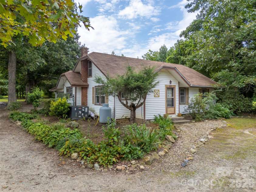 375 King Street, East Flat Rock, NC 28726.  MLS# CAR4417012, YatesRealty ID 46148. 