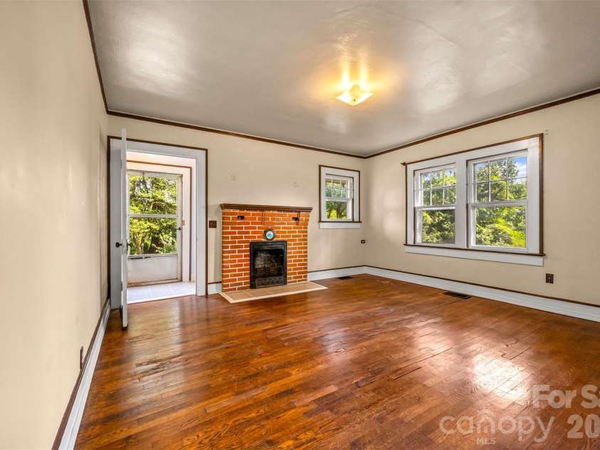 375 King Street, East Flat Rock, NC 28726.  MLS# CAR4417012, YatesRealty ID 46148. 