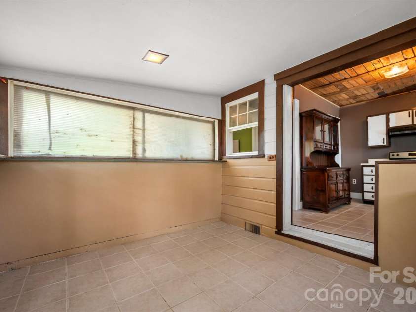 375 King Street, East Flat Rock, NC 28726.  MLS# CAR4417012, YatesRealty ID 46148. 
