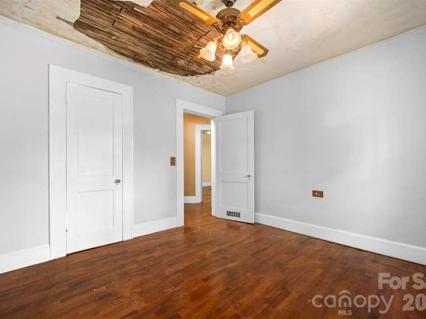 375 King Street, East Flat Rock, NC 28726.  MLS# CAR4417012, YatesRealty ID 46148. 