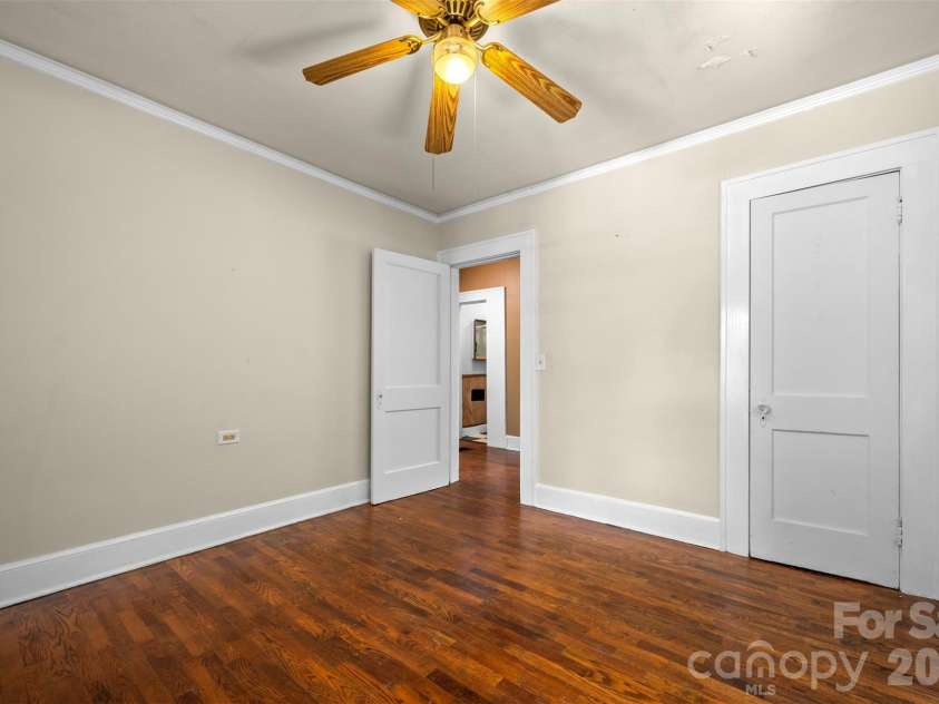 375 King Street, East Flat Rock, NC 28726.  MLS# CAR4417012, YatesRealty ID 46148. 