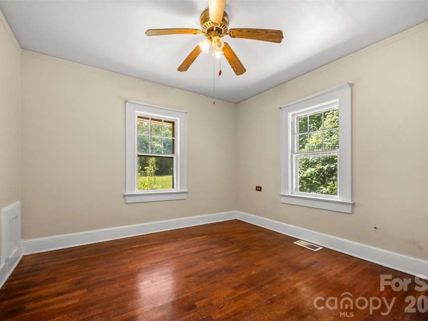 375 King Street, East Flat Rock, NC 28726.  MLS# CAR4417012, YatesRealty ID 46148. 