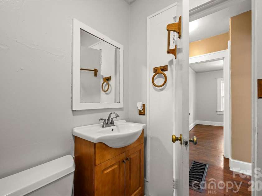375 King Street, East Flat Rock, NC 28726.  MLS# CAR4417012, YatesRealty ID 46148. 