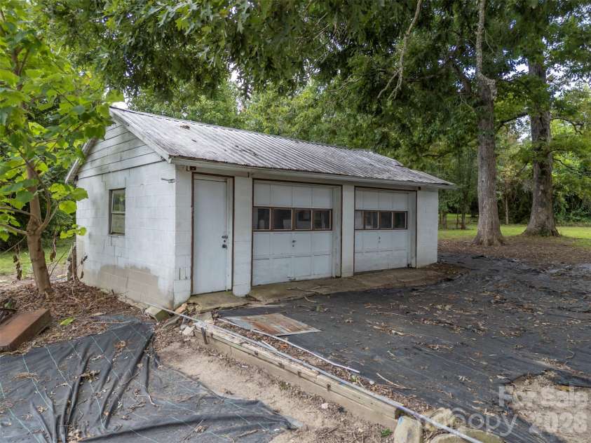 375 King Street, East Flat Rock, NC 28726.  MLS# CAR4417012, YatesRealty ID 46148. 