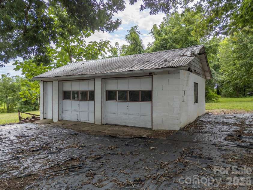 375 King Street, East Flat Rock, NC 28726.  MLS# CAR4417012, YatesRealty ID 46148. 
