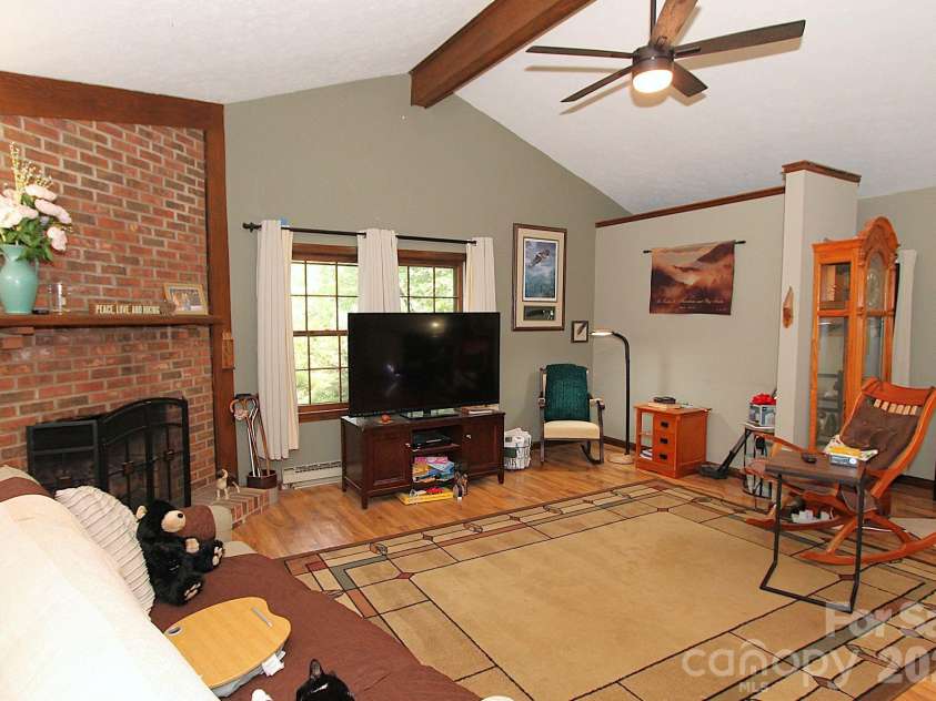 86 Pine Ridge Road, Hendersonville, NC 28792.  MLS# CAR4415877, YatesRealty ID 46149. 