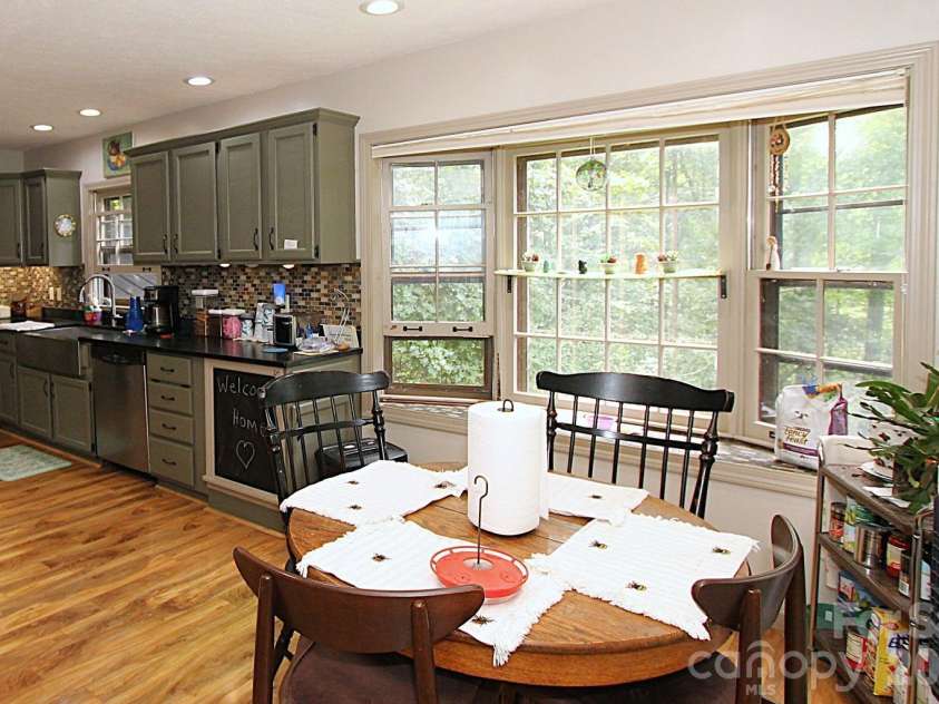 86 Pine Ridge Road, Hendersonville, NC 28792.  MLS# CAR4415877, YatesRealty ID 46149. 