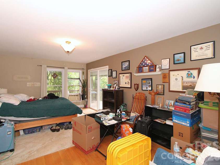 86 Pine Ridge Road, Hendersonville, NC 28792.  MLS# CAR4415877, YatesRealty ID 46149. 