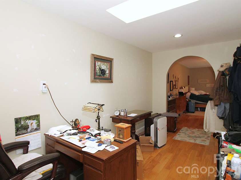 86 Pine Ridge Road, Hendersonville, NC 28792.  MLS# CAR4415877, YatesRealty ID 46149. 
