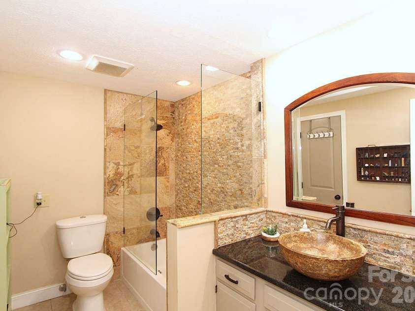 86 Pine Ridge Road, Hendersonville, NC 28792.  MLS# CAR4415877, YatesRealty ID 46149. 