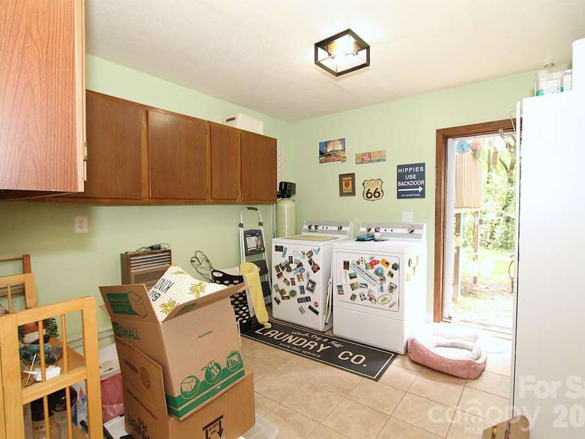 86 Pine Ridge Road, Hendersonville, NC 28792.  MLS# CAR4415877, YatesRealty ID 46149. 