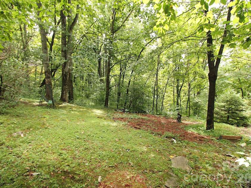 86 Pine Ridge Road, Hendersonville, NC 28792.  MLS# CAR4415877, YatesRealty ID 46149. 
