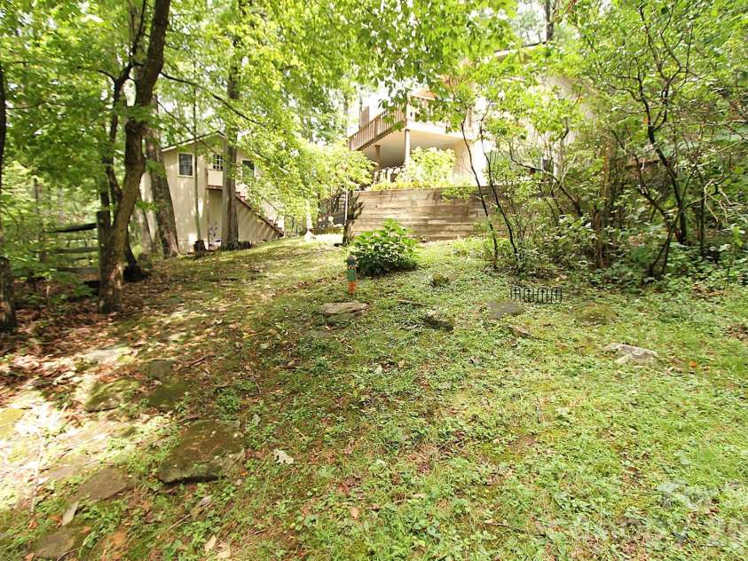 86 Pine Ridge Road, Hendersonville, NC 28792.  MLS# CAR4415877, YatesRealty ID 46149. 