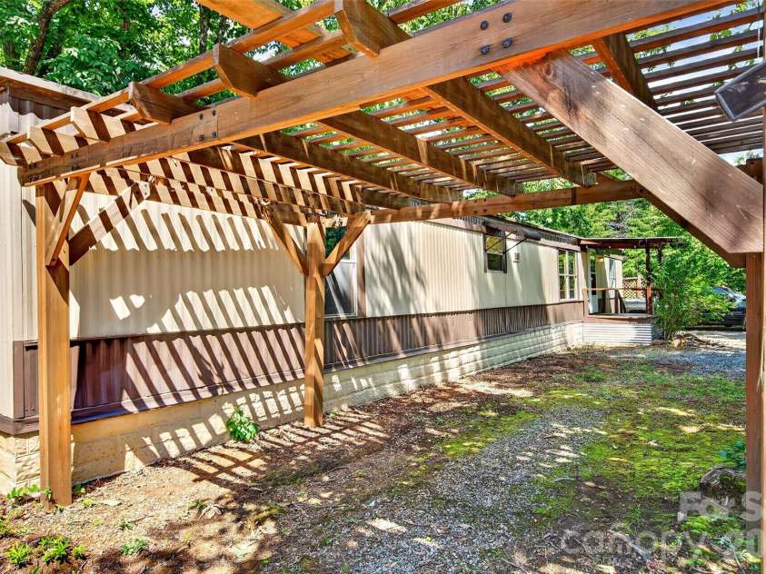 128 Pearson Circle, Lake Lure, NC 28746.  MLS# CAR4417256, YatesRealty ID 46151. 