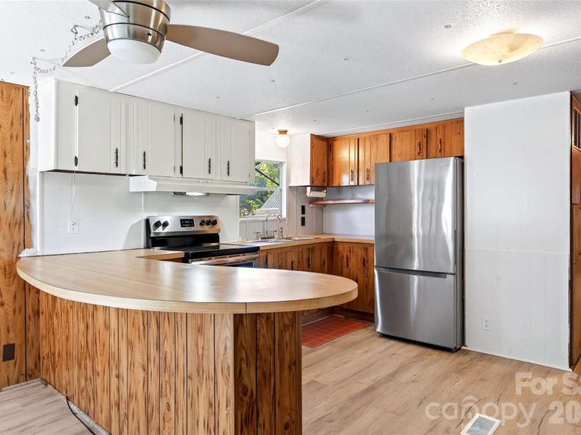128 Pearson Circle, Lake Lure, NC 28746.  MLS# CAR4417256, YatesRealty ID 46151. Newer appliances