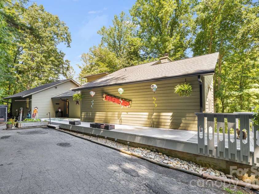 64 Big Spruce Lane, Waynesville, NC 28786.  MLS# CAR4399449, YatesRealty ID 46157. 