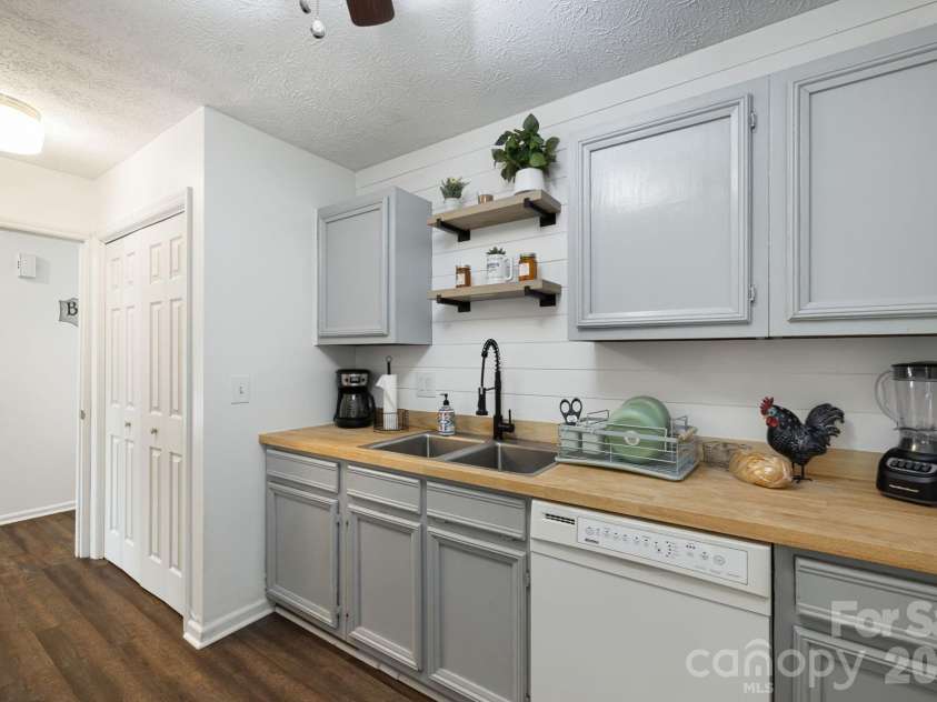 64 Big Spruce Lane, Waynesville, NC 28786.  MLS# CAR4399449, YatesRealty ID 46157. 