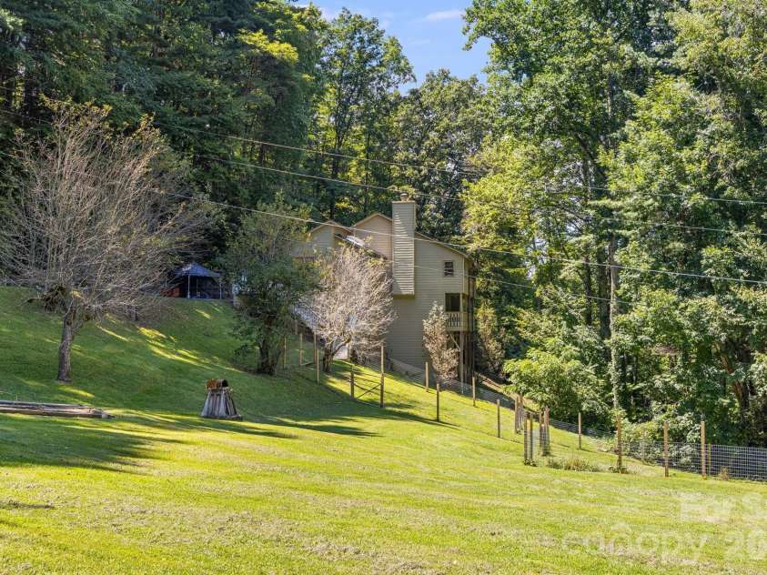 64 Big Spruce Lane, Waynesville, NC 28786.  MLS# CAR4399449, YatesRealty ID 46157. 
