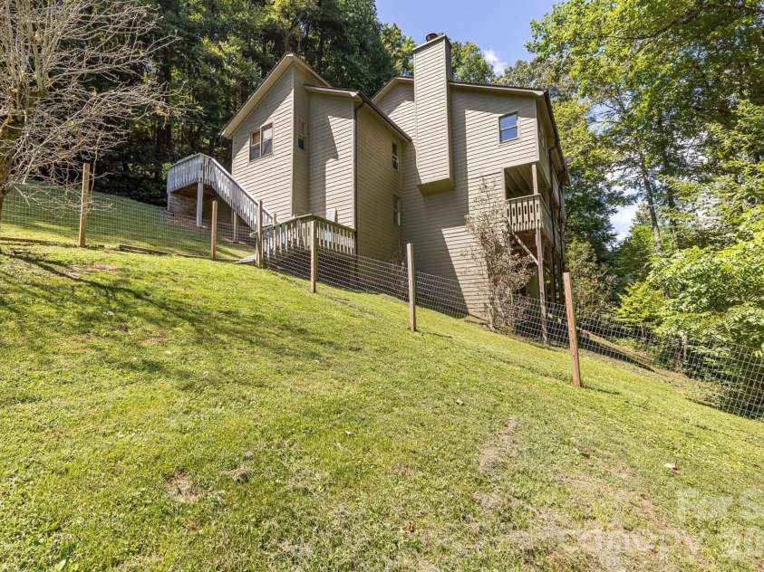 64 Big Spruce Lane, Waynesville, NC 28786.  MLS# CAR4399449, YatesRealty ID 46157. 