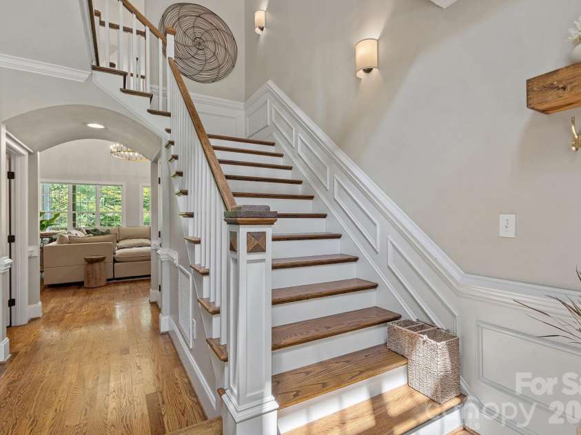 3850 Oakdale Road, Charlotte, NC 28216.  MLS# CAR4417227, YatesRealty ID 46158. 