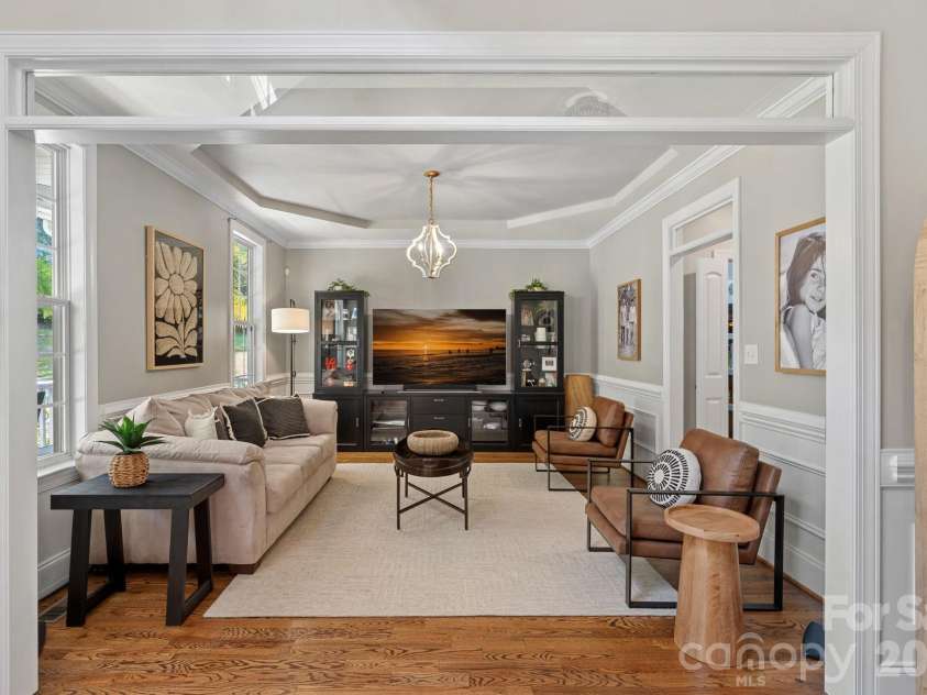 3850 Oakdale Road, Charlotte, NC 28216.  MLS# CAR4417227, YatesRealty ID 46158. 