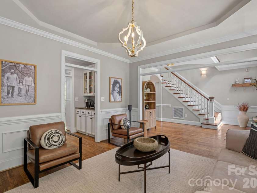 3850 Oakdale Road, Charlotte, NC 28216.  MLS# CAR4417227, YatesRealty ID 46158. 