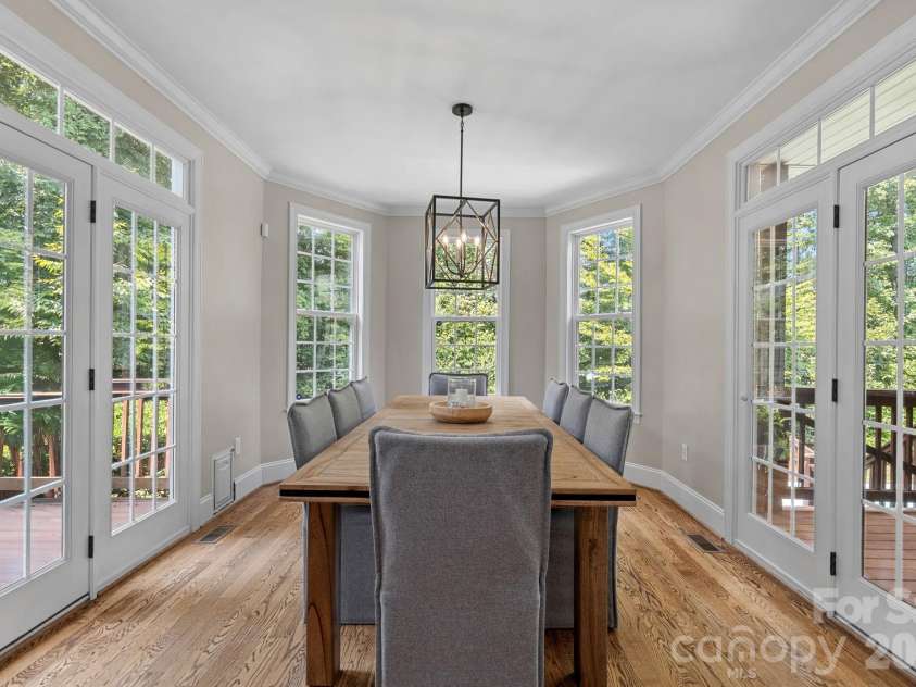 3850 Oakdale Road, Charlotte, NC 28216.  MLS# CAR4417227, YatesRealty ID 46158. 
