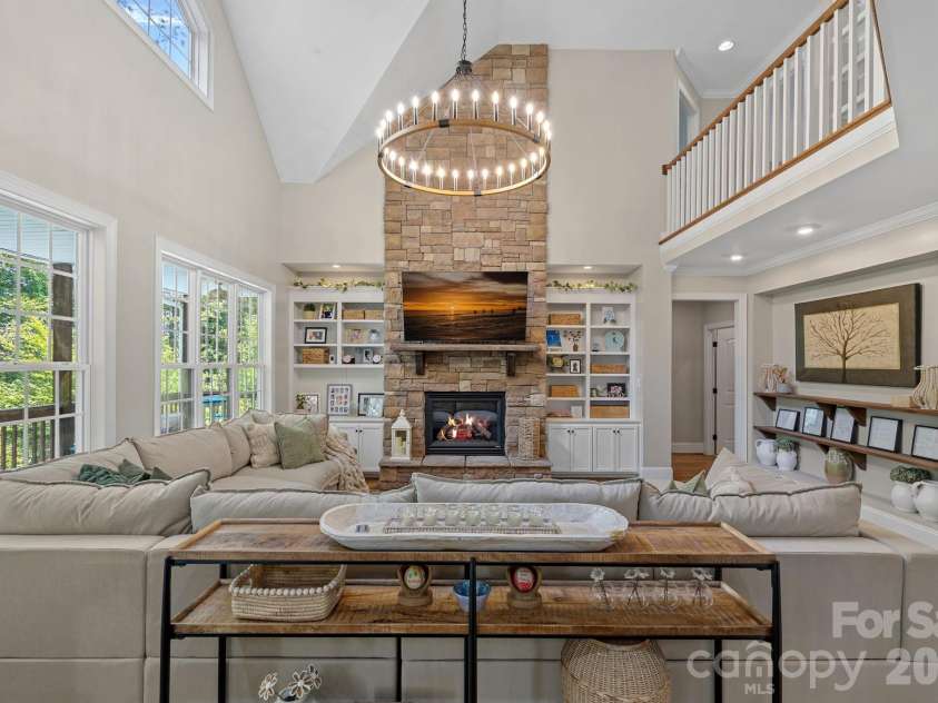 3850 Oakdale Road, Charlotte, NC 28216.  MLS# CAR4417227, YatesRealty ID 46158. 