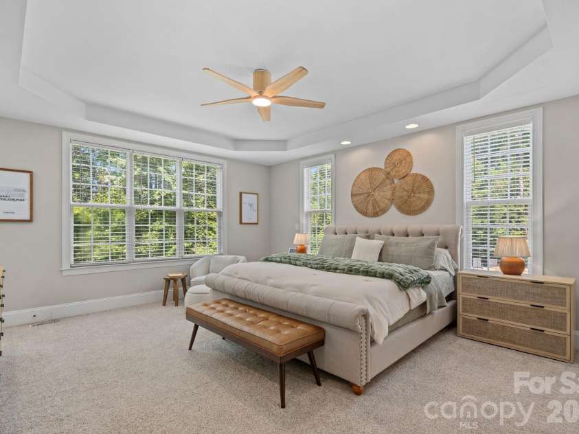 3850 Oakdale Road, Charlotte, NC 28216.  MLS# CAR4417227, YatesRealty ID 46158. 