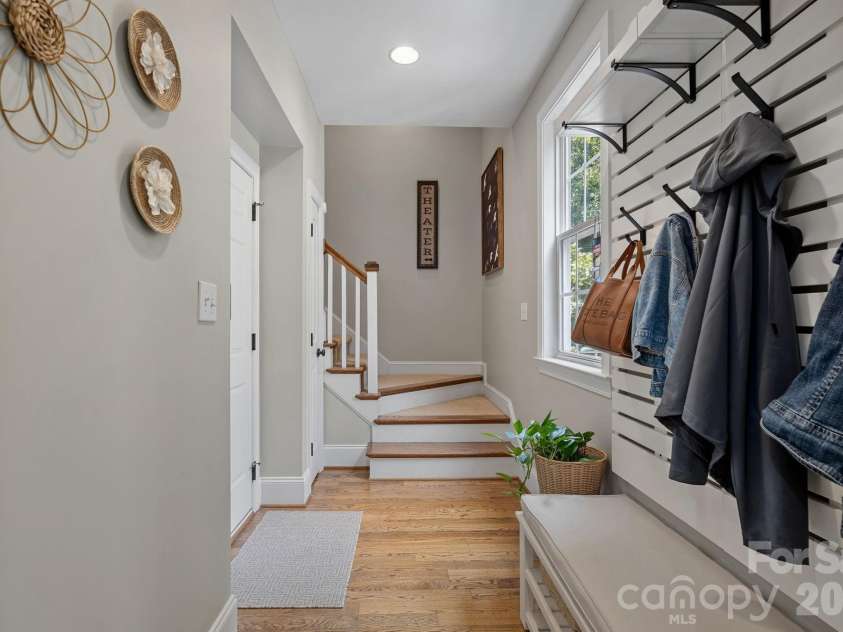 3850 Oakdale Road, Charlotte, NC 28216.  MLS# CAR4417227, YatesRealty ID 46158. 