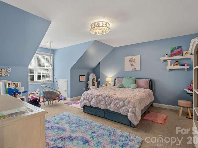3850 Oakdale Road, Charlotte, NC 28216.  MLS# CAR4417227, YatesRealty ID 46158. 