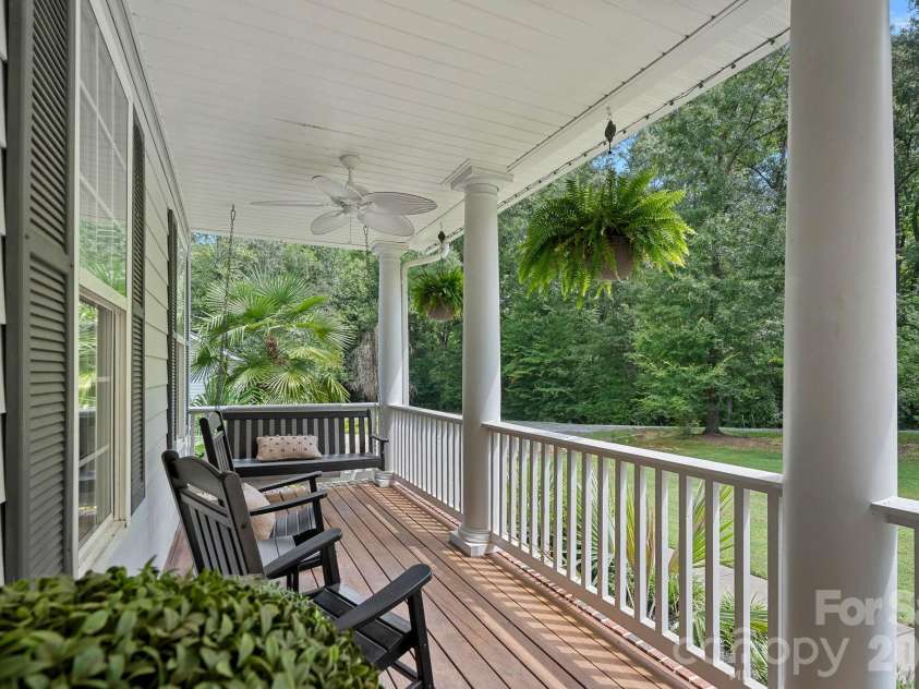 3850 Oakdale Road, Charlotte, NC 28216.  MLS# CAR4417227, YatesRealty ID 46158. 