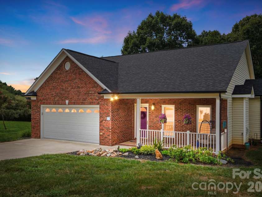282 Kendra Drive, Concord, NC 28025.  MLS# CAR4414096, YatesRealty ID 46159. 