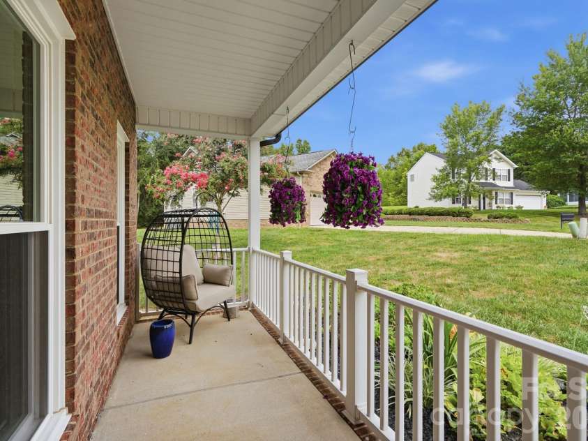 282 Kendra Drive, Concord, NC 28025.  MLS# CAR4414096, YatesRealty ID 46159. 