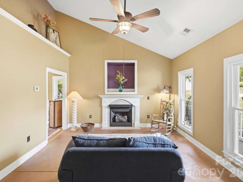 282 Kendra Drive, Concord, NC 28025.  MLS# CAR4414096, YatesRealty ID 46159. 