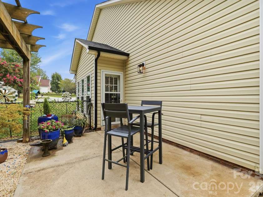 282 Kendra Drive, Concord, NC 28025.  MLS# CAR4414096, YatesRealty ID 46159. 