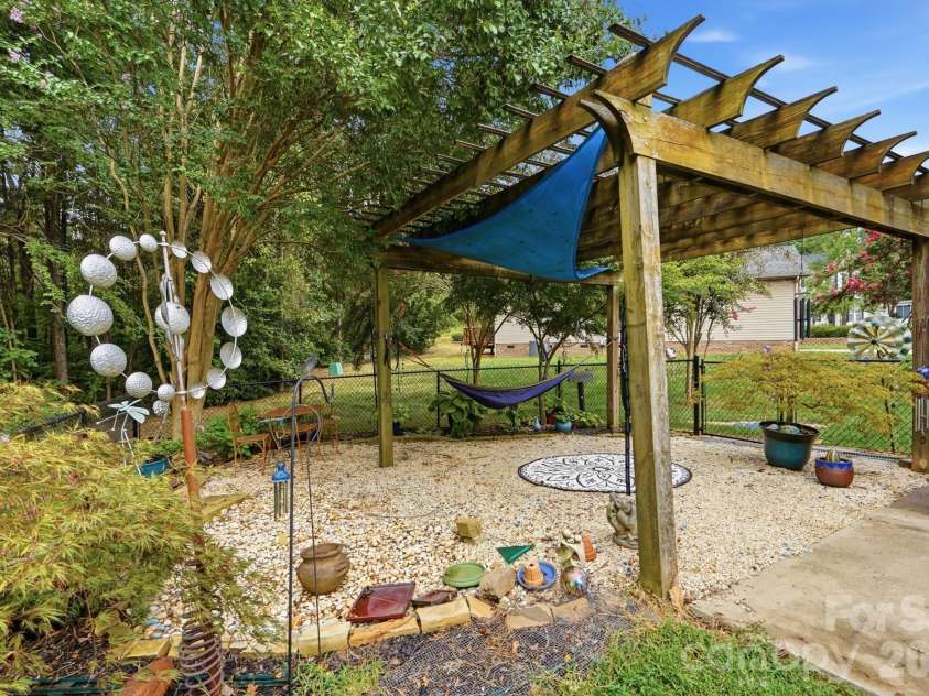 282 Kendra Drive, Concord, NC 28025.  MLS# CAR4414096, YatesRealty ID 46159. 