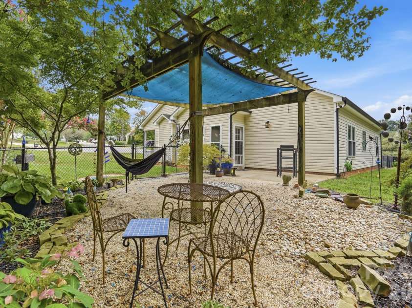 282 Kendra Drive, Concord, NC 28025.  MLS# CAR4414096, YatesRealty ID 46159. 