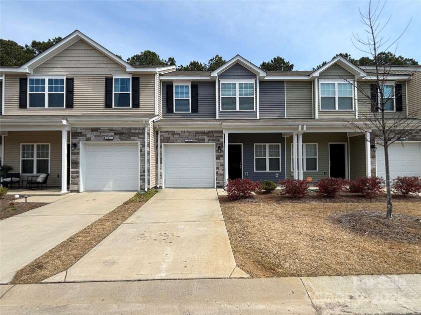 13615 Browhill Lane, Charlotte, NC 28278.  MLS# CAR4233830, YatesRealty ID 4616. 