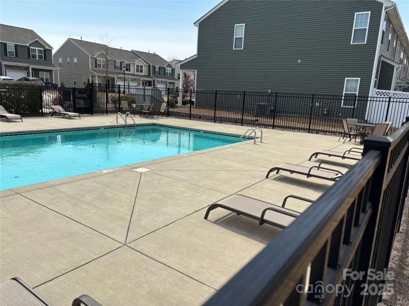 13615 Browhill Lane, Charlotte, NC 28278.  MLS# CAR4233830, YatesRealty ID 4616. 