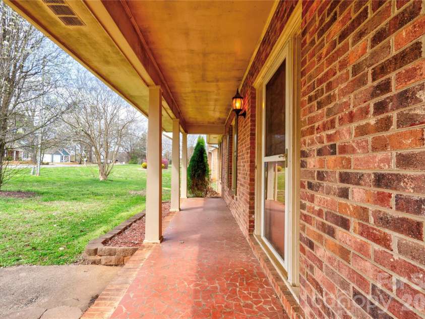 1803 David Drive, Shelby, NC 28150.  MLS# CAR4356185, YatesRealty ID 4616. Covered Front Porch