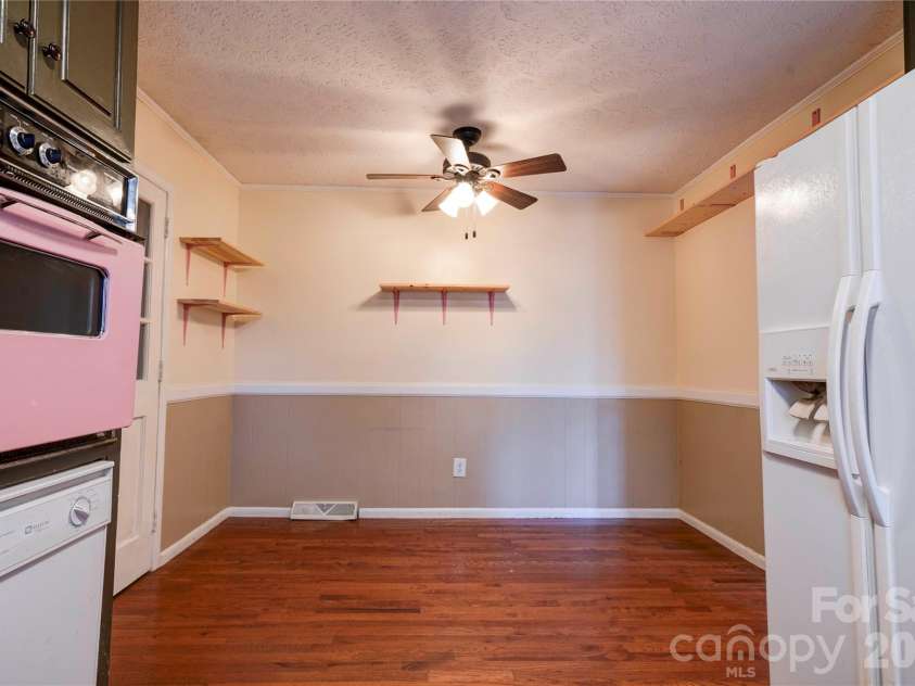 1803 David Drive, Shelby, NC 28150.  MLS# CAR4356185, YatesRealty ID 4616. Kitchen