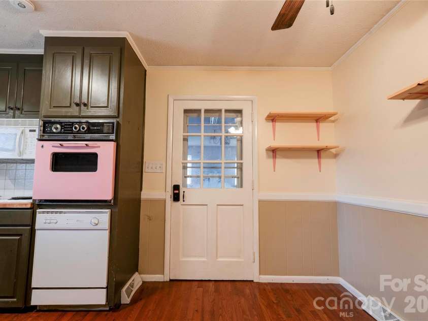 1803 David Drive, Shelby, NC 28150.  MLS# CAR4356185, YatesRealty ID 4616. Kitchen