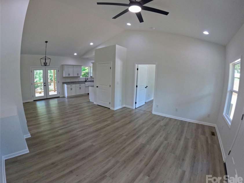 20 Big Sky Drive, Marion, NC 28752.  MLS# CAR4417273, YatesRealty ID 46160. 