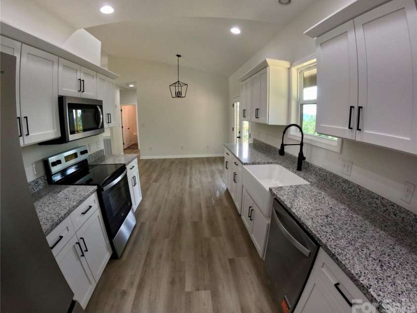 20 Big Sky Drive, Marion, NC 28752.  MLS# CAR4417273, YatesRealty ID 46160. 