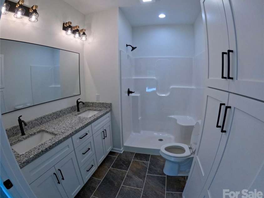 20 Big Sky Drive, Marion, NC 28752.  MLS# CAR4417273, YatesRealty ID 46160. 